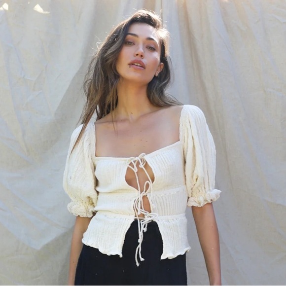 Jen’s Pirate Booty Lina Top - Picture 1 of 9